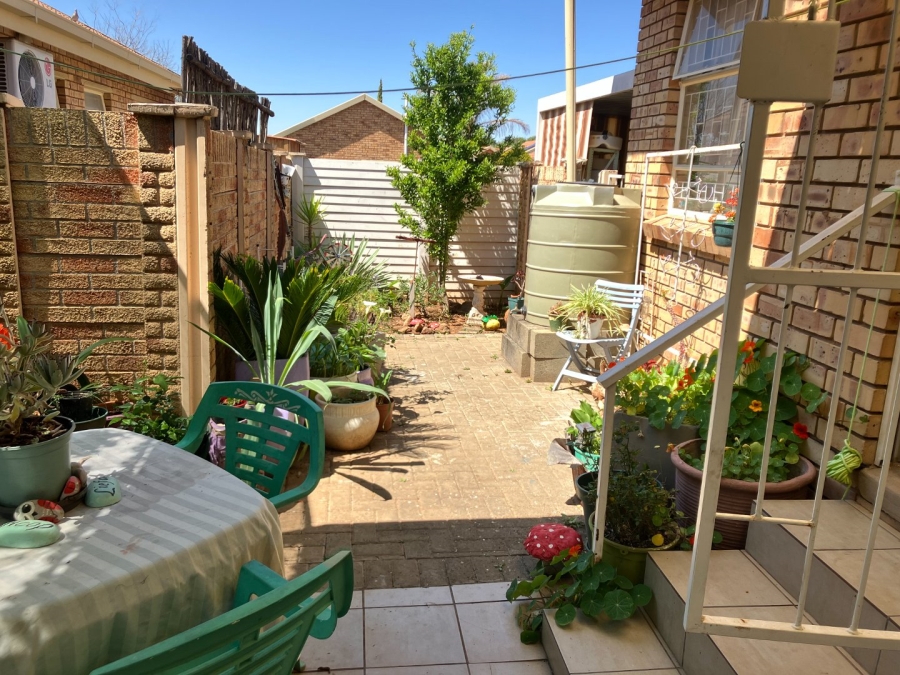 2 Bedroom Property for Sale in Fleurdal Free State